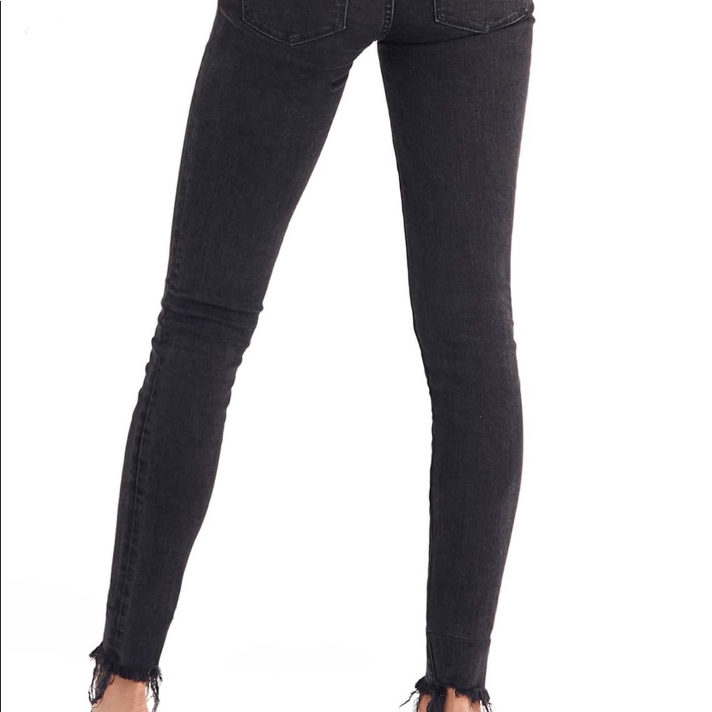9” high rise skinny jeans w button detail